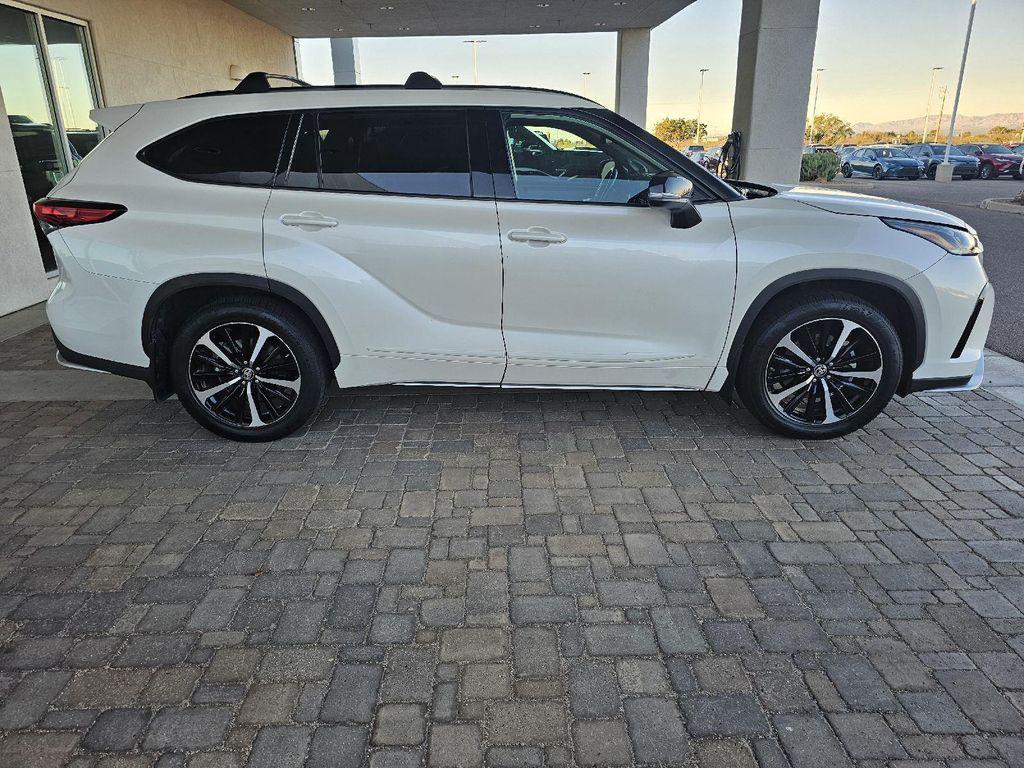 used 2021 Toyota Highlander car, priced at $32,389