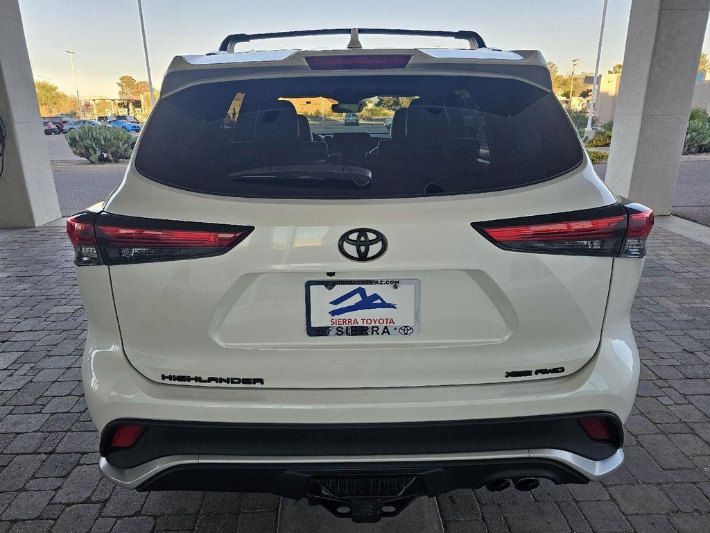 used 2021 Toyota Highlander car, priced at $32,389