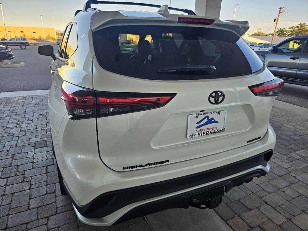 used 2021 Toyota Highlander car, priced at $32,389