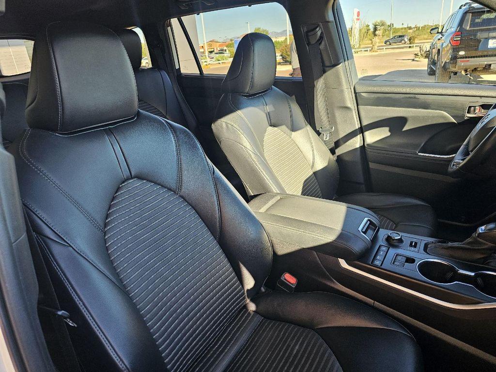 used 2021 Toyota Highlander car, priced at $32,389