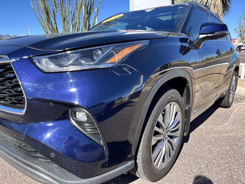 used 2023 Toyota Highlander Hybrid car, priced at $44,289