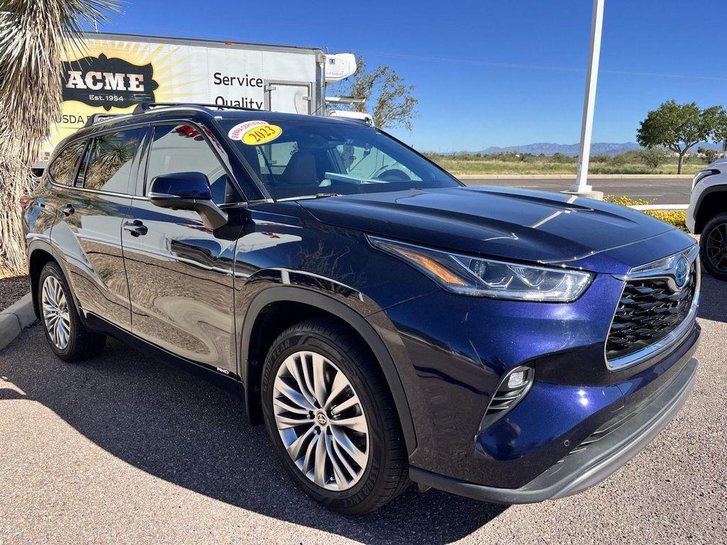 used 2023 Toyota Highlander Hybrid car, priced at $44,289