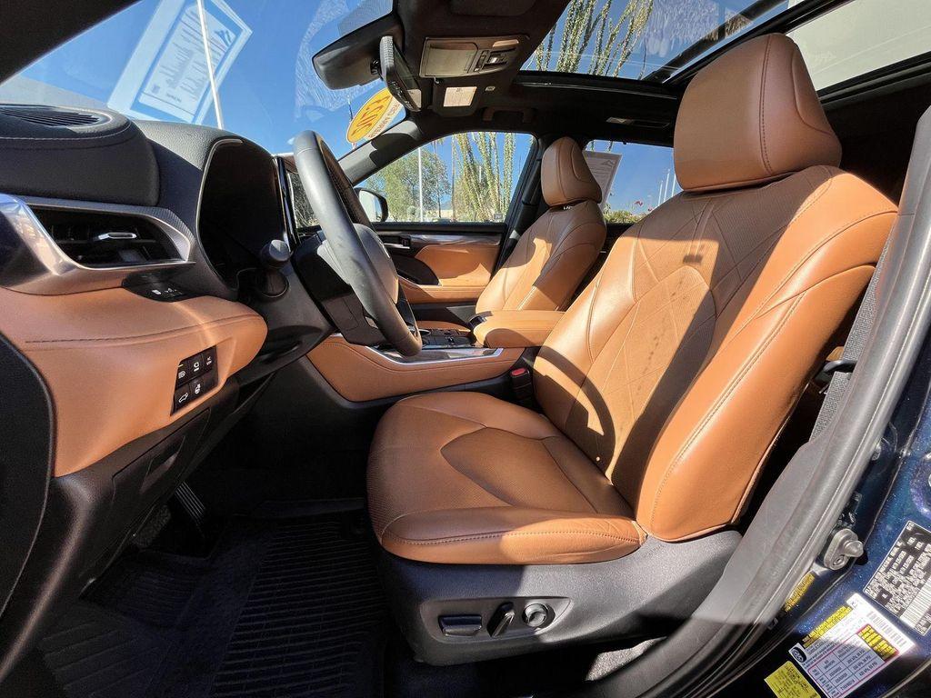 used 2023 Toyota Highlander Hybrid car, priced at $44,289