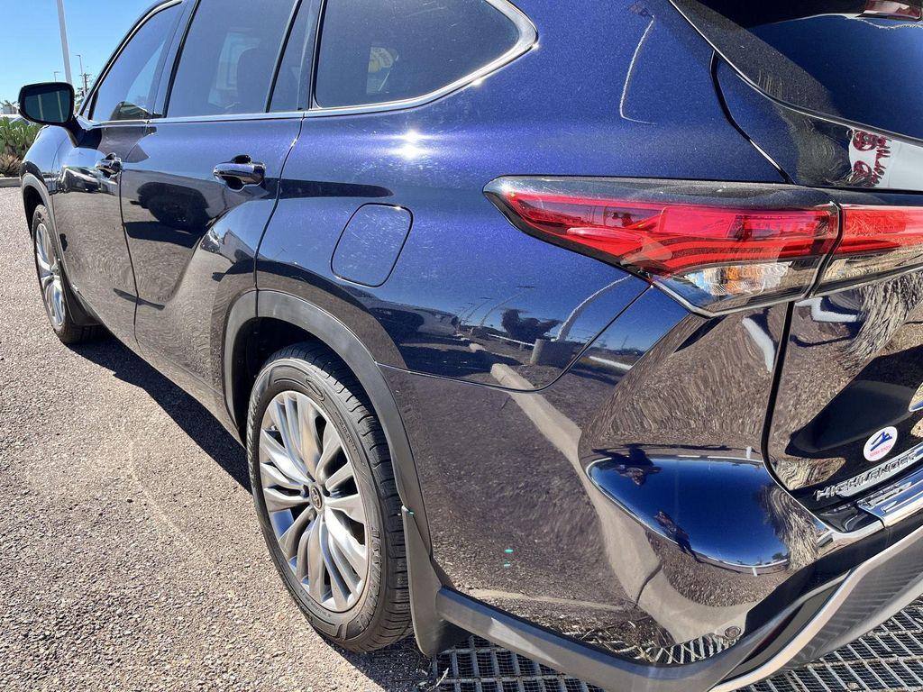 used 2023 Toyota Highlander Hybrid car, priced at $44,289