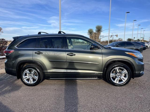 used 2016 Toyota Highlander Hybrid car, priced at $27,289