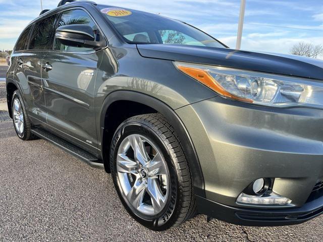 used 2016 Toyota Highlander Hybrid car, priced at $27,289