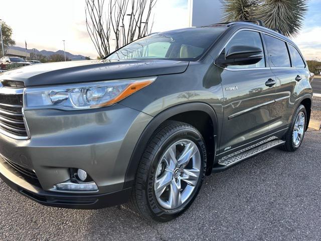 used 2016 Toyota Highlander Hybrid car, priced at $27,289