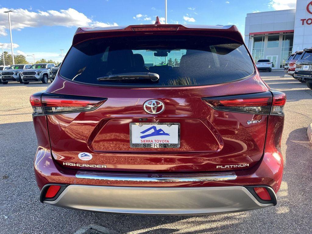 used 2025 Toyota Highlander Hybrid car, priced at $55,289
