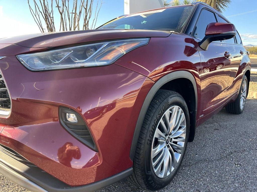 used 2025 Toyota Highlander Hybrid car, priced at $55,289
