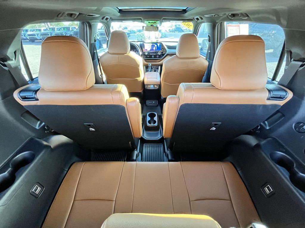 used 2025 Toyota Highlander Hybrid car, priced at $55,289