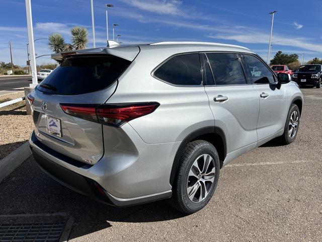 used 2022 Toyota Highlander car, priced at $31,789