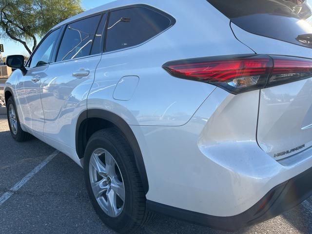 used 2021 Toyota Highlander Hybrid car, priced at $31,289