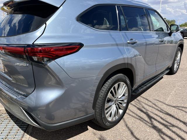 used 2023 Toyota Highlander Hybrid car, priced at $47,589