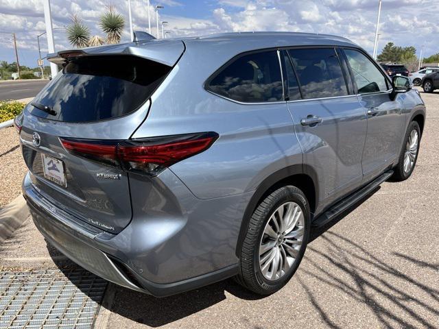 used 2023 Toyota Highlander Hybrid car, priced at $47,589