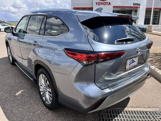 used 2023 Toyota Highlander Hybrid car, priced at $47,589