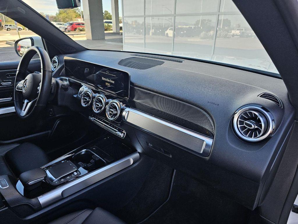 used 2021 Mercedes-Benz GLB 250 car, priced at $27,289