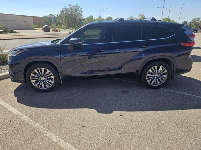 used 2023 Toyota Highlander car, priced at $41,989