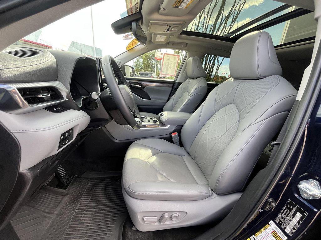 used 2023 Toyota Highlander car, priced at $40,789