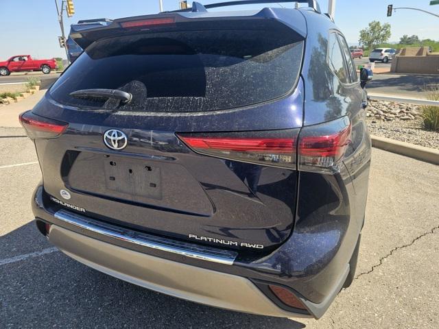 used 2023 Toyota Highlander car, priced at $41,989
