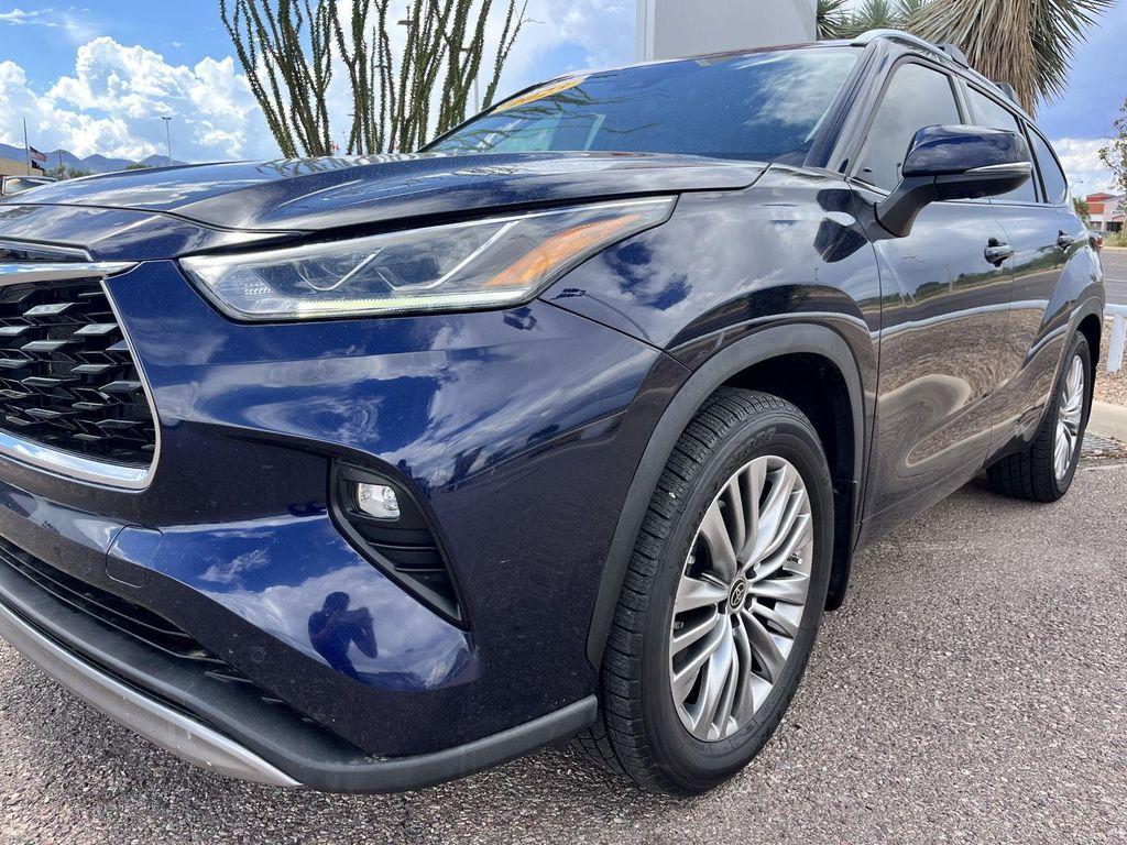 used 2023 Toyota Highlander car, priced at $40,789