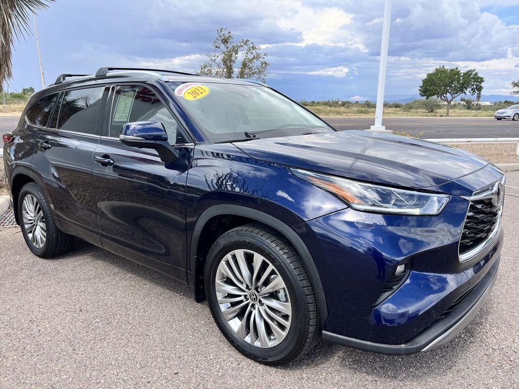 used 2023 Toyota Highlander car, priced at $40,789