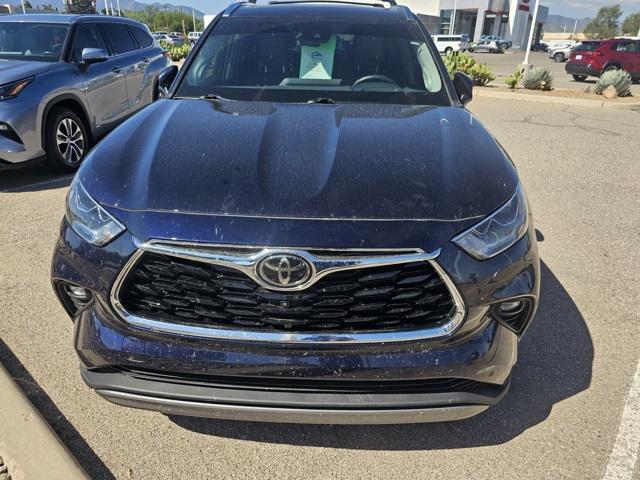 used 2023 Toyota Highlander car, priced at $41,989