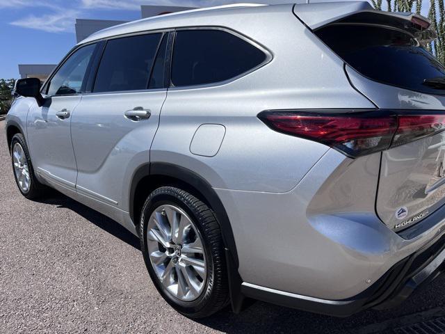 used 2023 Toyota Highlander Hybrid car, priced at $46,289