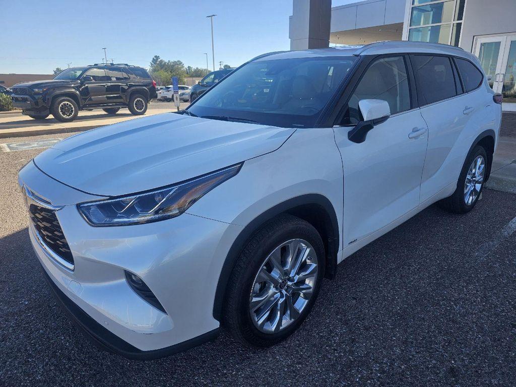used 2023 Toyota Highlander Hybrid car, priced at $47,289