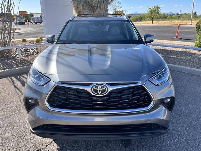 new 2025 Toyota Highlander car, priced at $52,703