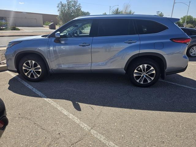 used 2021 Toyota Highlander Hybrid car, priced at $32,289
