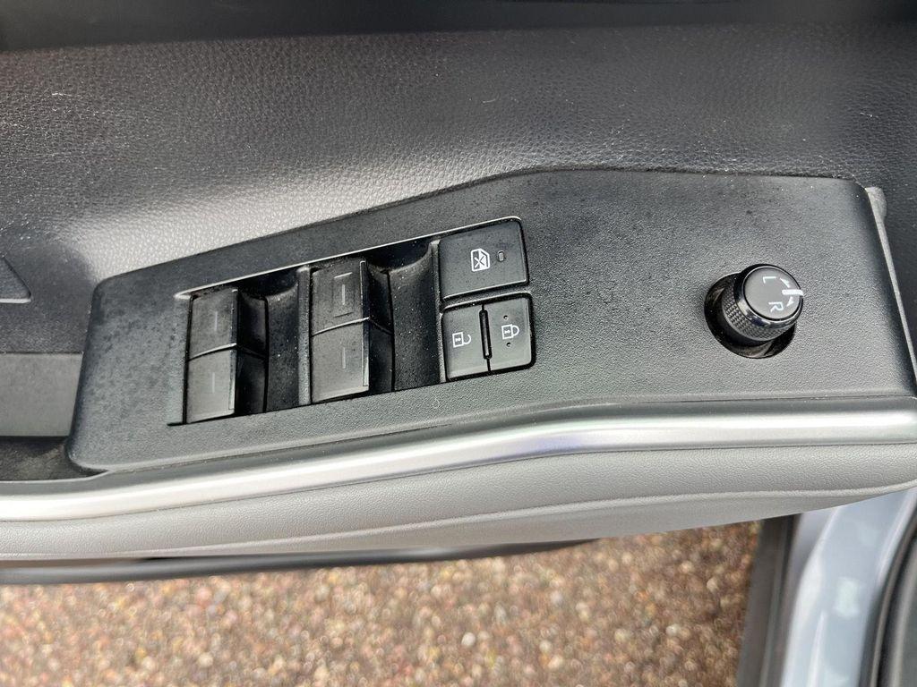 used 2021 Toyota Highlander Hybrid car, priced at $31,539