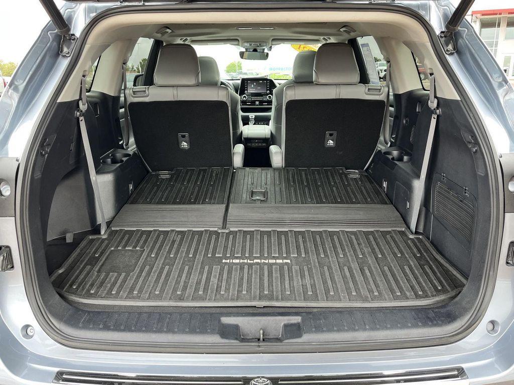 used 2021 Toyota Highlander Hybrid car, priced at $31,539