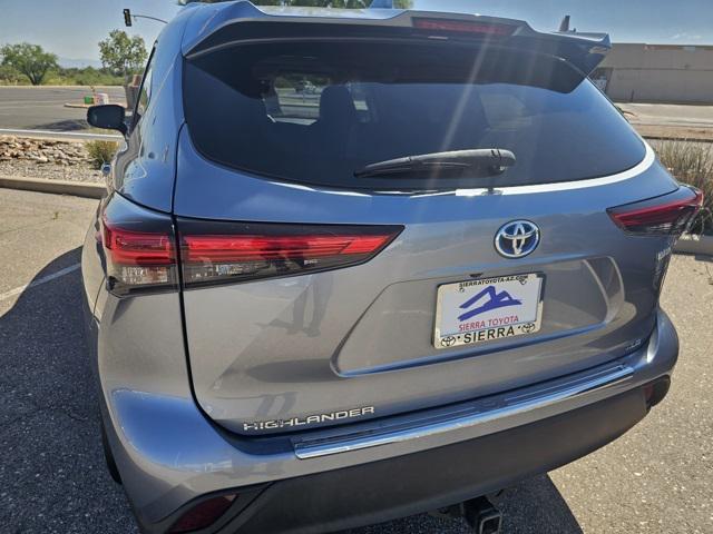 used 2021 Toyota Highlander Hybrid car, priced at $32,289