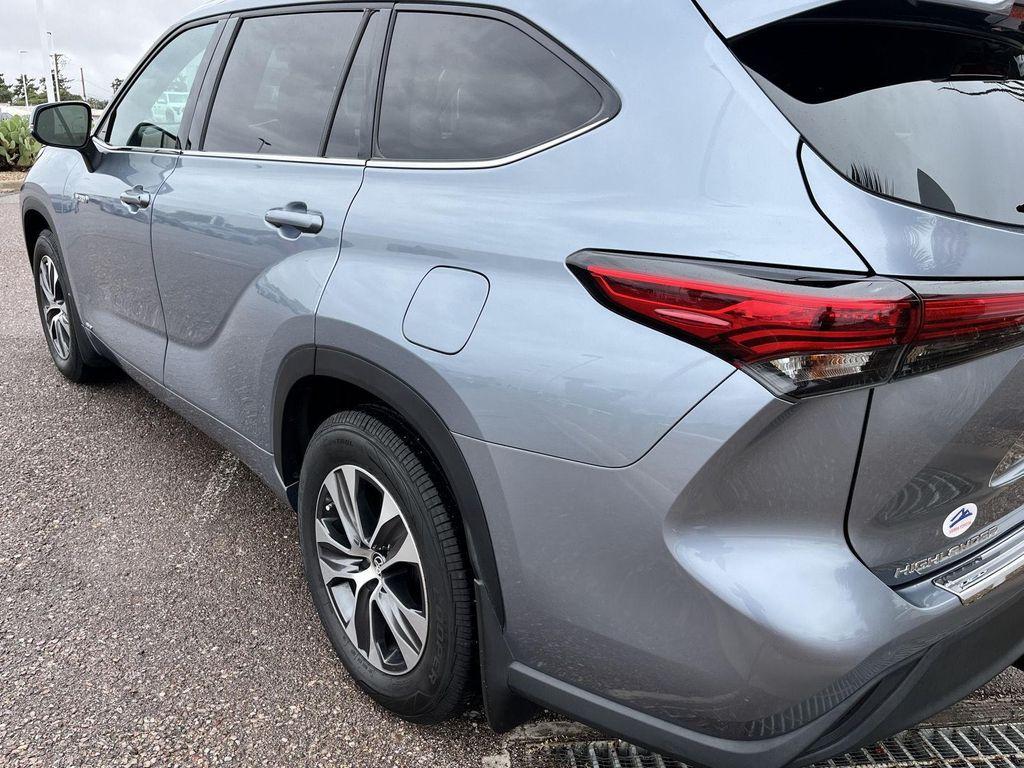 used 2021 Toyota Highlander Hybrid car, priced at $31,539