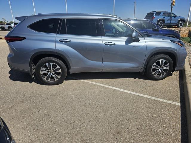 used 2021 Toyota Highlander Hybrid car, priced at $32,289