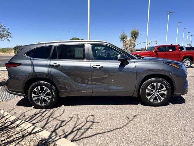 used 2023 Toyota Highlander car, priced at $40,289