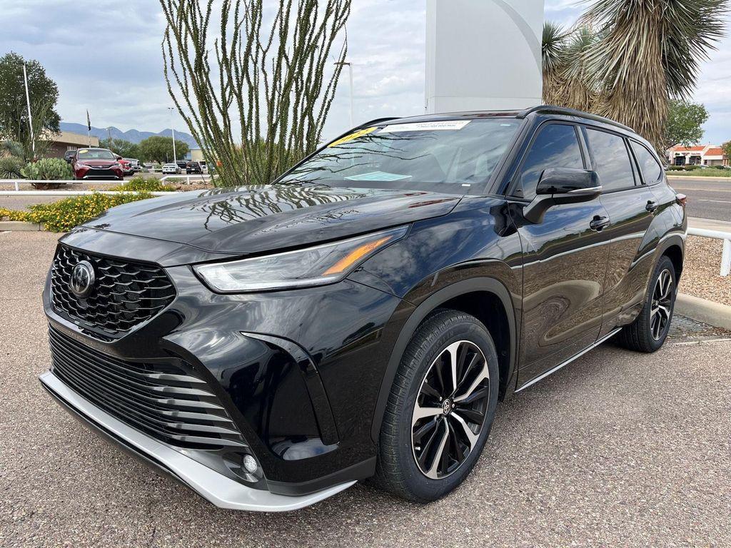 used 2022 Toyota Highlander car, priced at $38,489