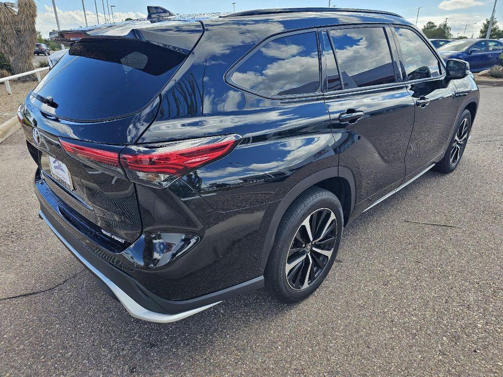 used 2022 Toyota Highlander car, priced at $38,489