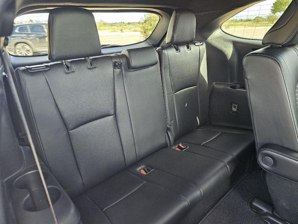 used 2022 Toyota Highlander car, priced at $38,489