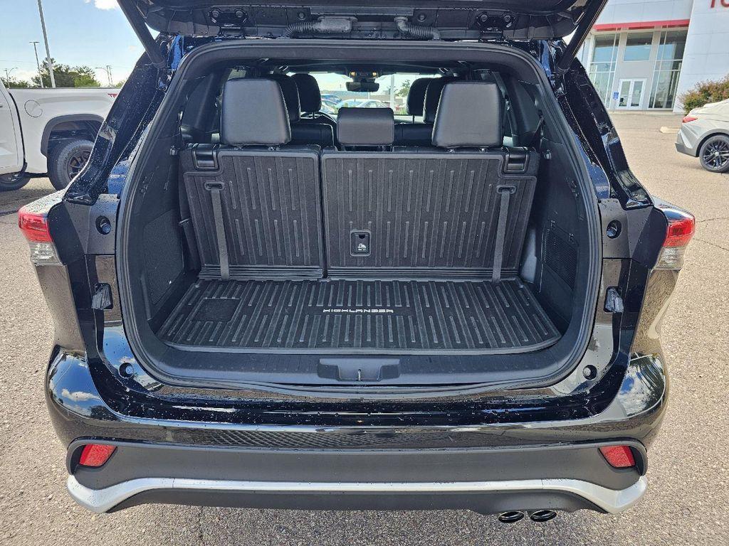 used 2022 Toyota Highlander car, priced at $38,489