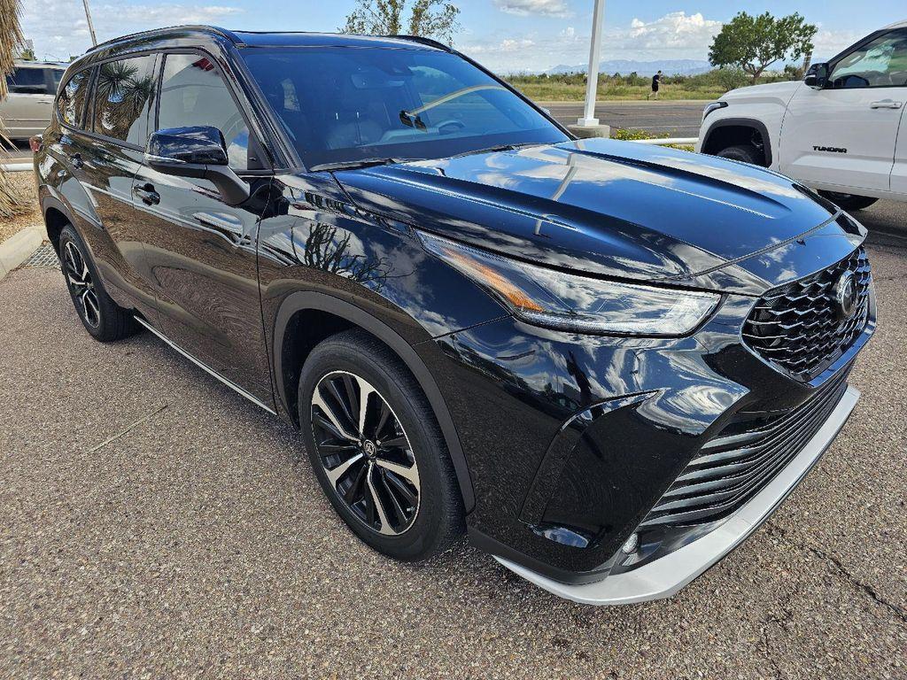 used 2022 Toyota Highlander car, priced at $38,489