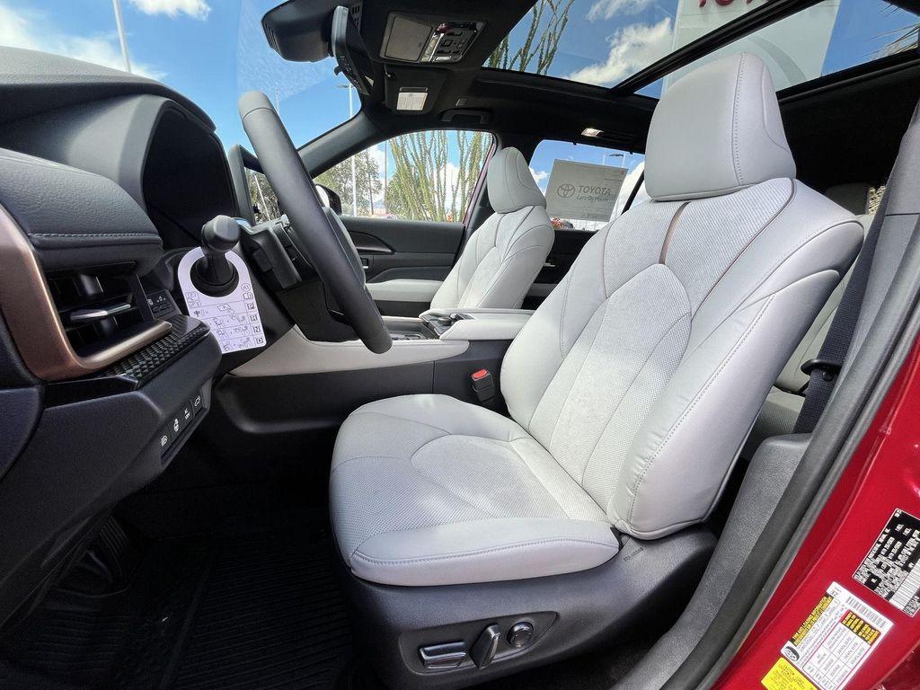 new 2025 Toyota Grand Highlander Hybrid car, priced at $60,998