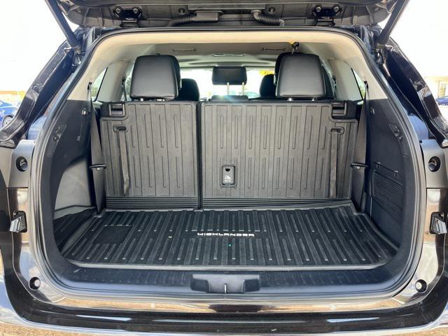 used 2020 Toyota Highlander car, priced at $32,889