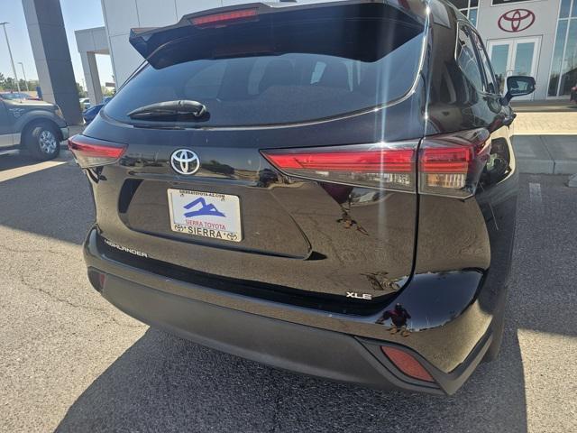 used 2020 Toyota Highlander car, priced at $32,689