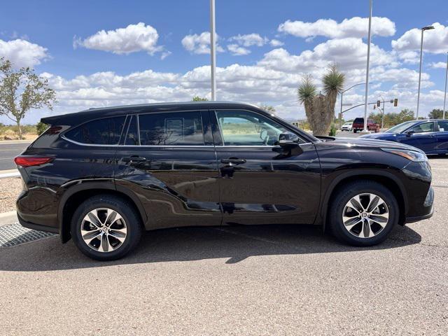 used 2020 Toyota Highlander car, priced at $32,889