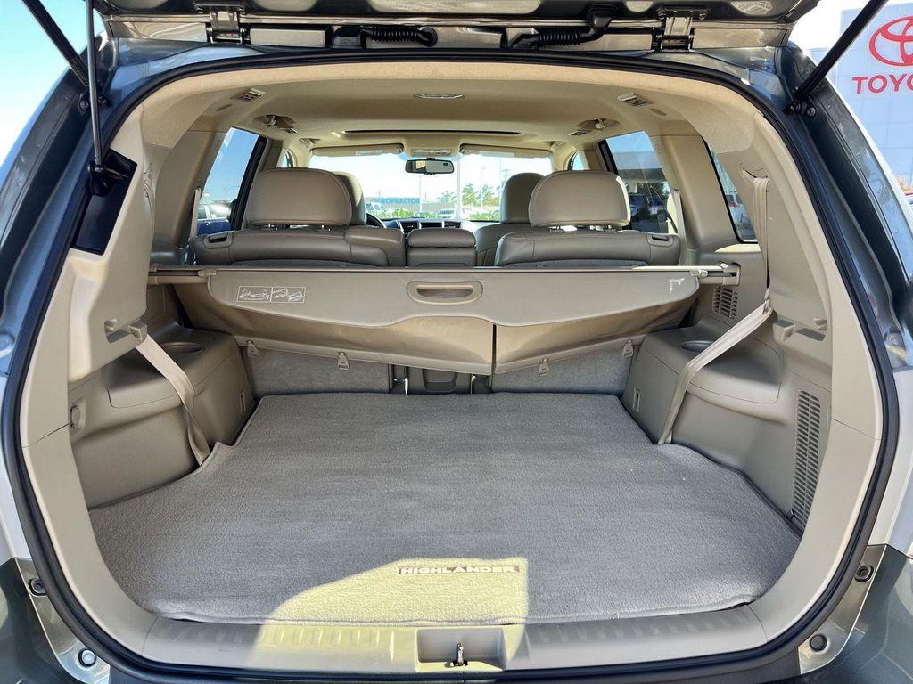 used 2012 Toyota Highlander car, priced at $18,489