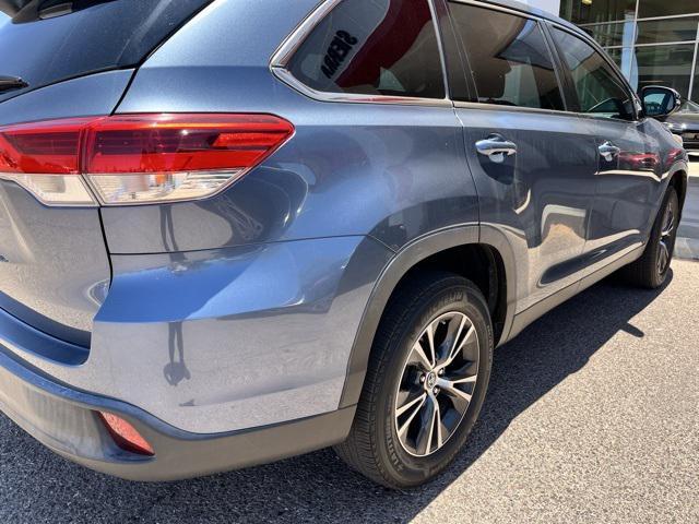 used 2019 Toyota Highlander car, priced at $27,689