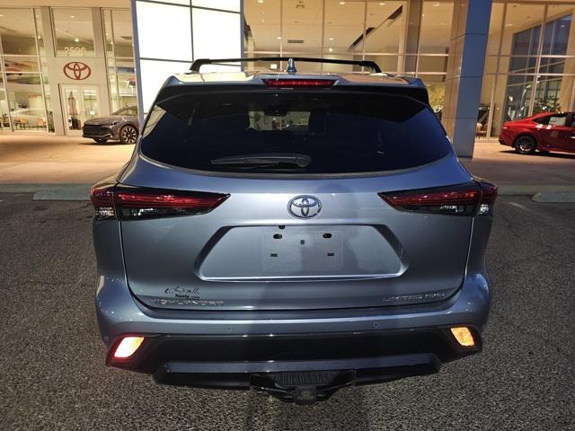 used 2023 Toyota Highlander car, priced at $44,289