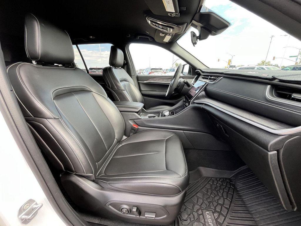 used 2025 Jeep Grand Cherokee car, priced at $41,489