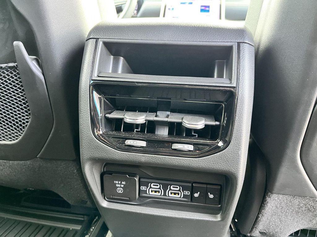 used 2025 Jeep Grand Cherokee car, priced at $41,489